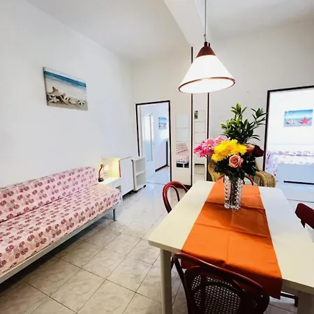 Spacious Flat In The Centre Of Bibione *