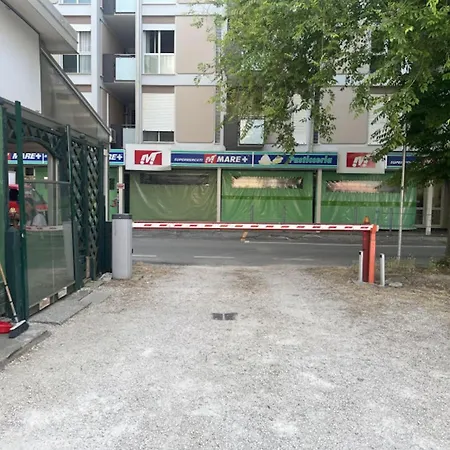 Spacious Flat In The Centre Of Bibione Apartamento *